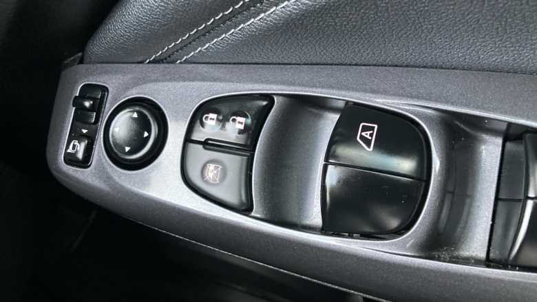 Nissan Juke 1.0 DiG-T 114 N-Connecta 5dr Petrol Hatchback